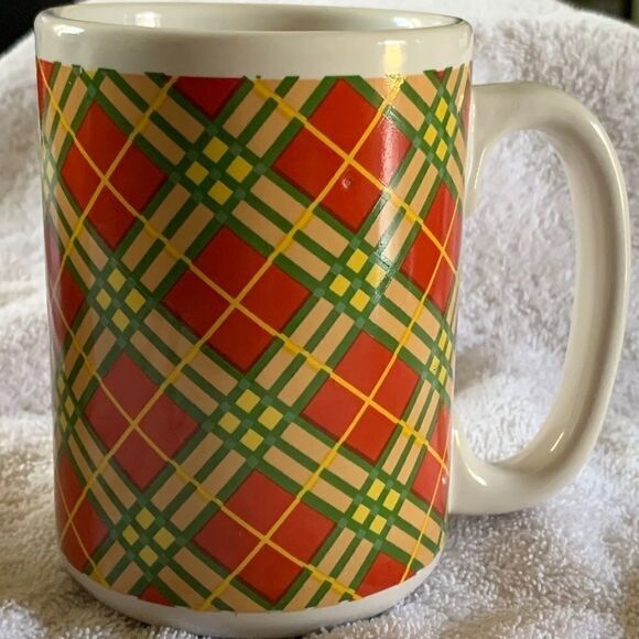 𝅺vintage plaid coffee mugs - Picture 2 of 3